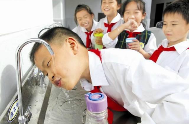  我們到底喝哪種水好？